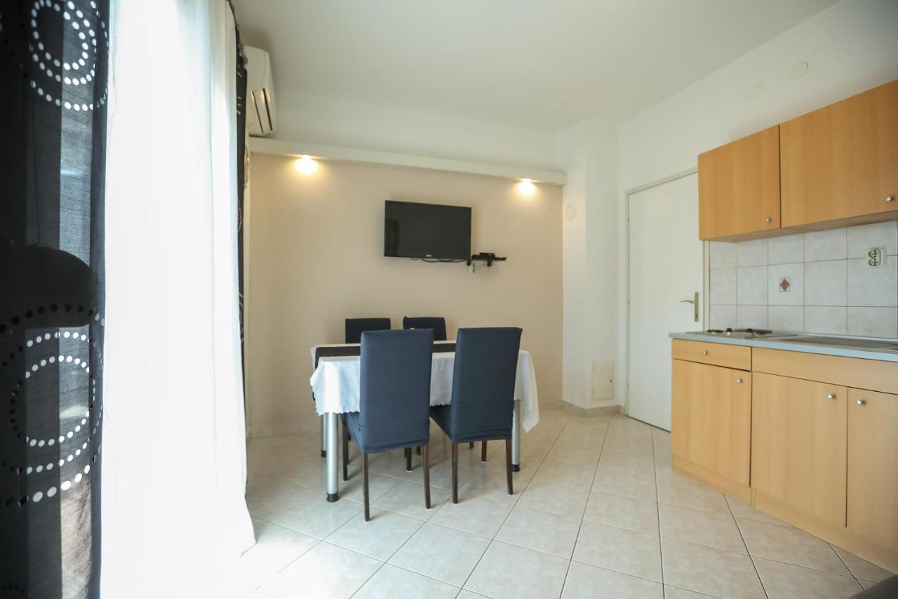 Pool Apartments Julia Zadar Ngoại thất bức ảnh