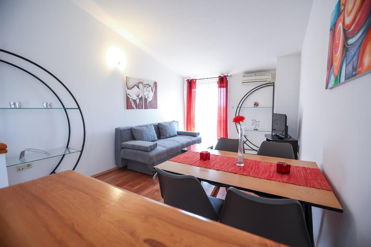 Pool Apartments Julia Zadar Ngoại thất bức ảnh