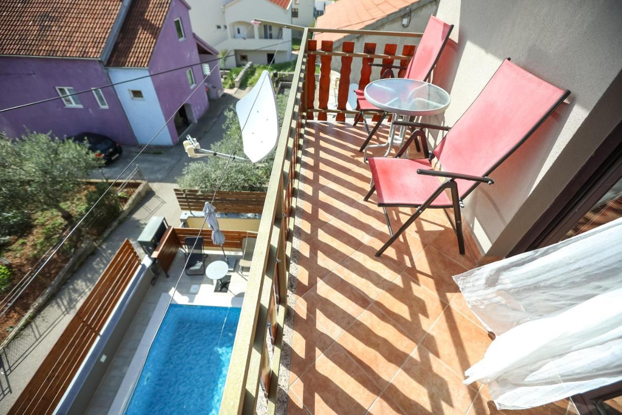 Pool Apartments Julia Zadar Ngoại thất bức ảnh
