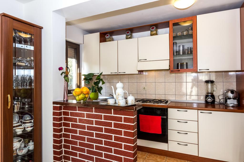 Pool Apartments Julia Zadar Ngoại thất bức ảnh