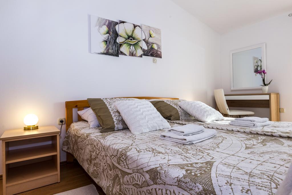Pool Apartments Julia Zadar Ngoại thất bức ảnh